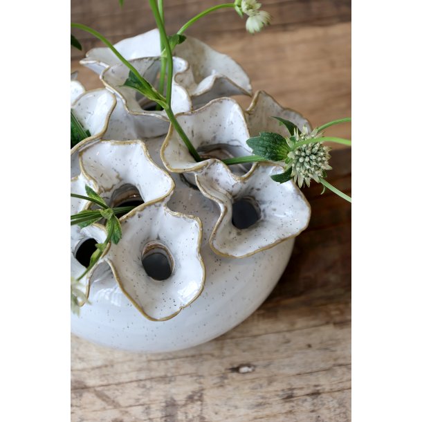 Vase m. 12 huller til blomster, H15/�21 cm antique creme